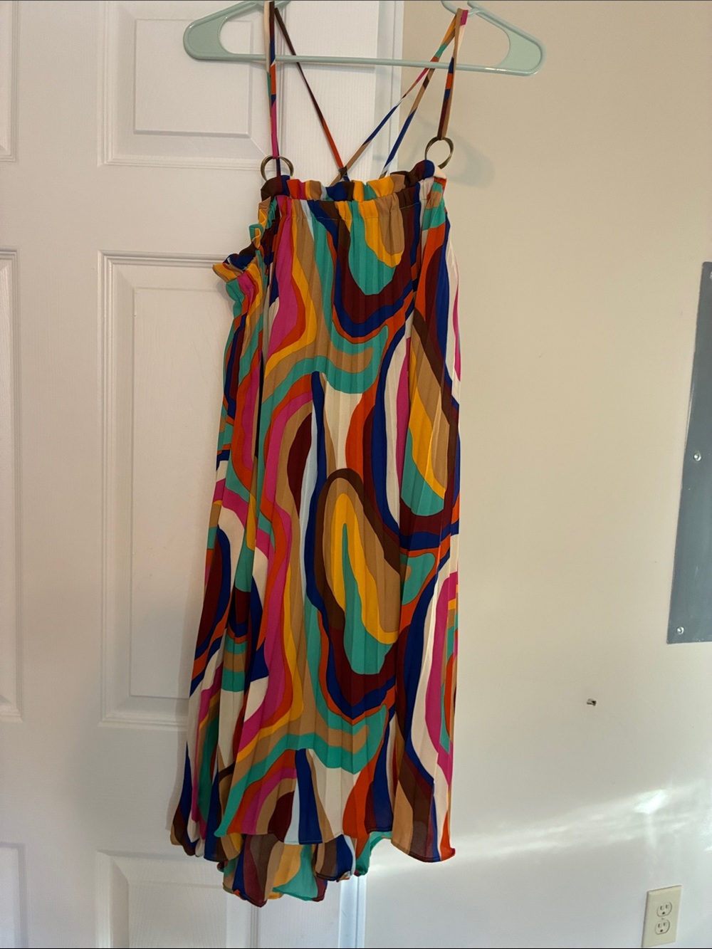 Vibrant Multicolor Wavy Print Midi Dress with Spaghetti Straps